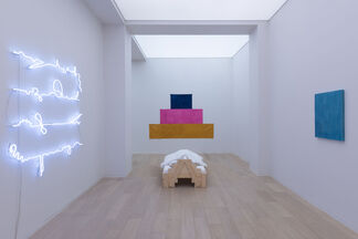 Mai-Thu Perret: Slow Wave, installation view
