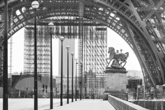 March 17, 2020, noon: Paris deserted, Paris silent, Paris locked-down but Paris dazzling!, installation view