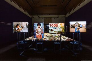 Steve McCurry, Cibo, installation view