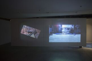 Two Pieces, installation view