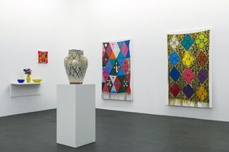 Judy Ledgerwood »Every Day is Different« | Paintings and Majolica, installation view