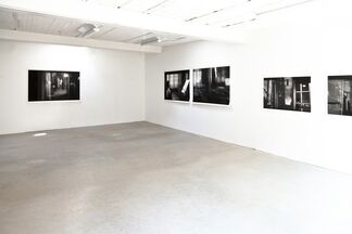 à table, installation view
