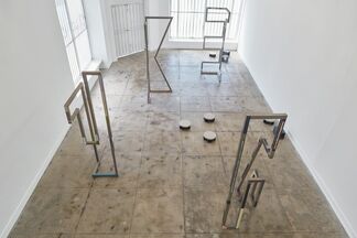 a shape made through its unraveling, installation view