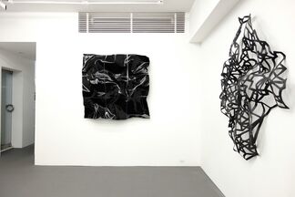 "揺らぐ形態 / Waving Forms" Tsutomu Yamamoto, installation view
