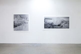 Tapping on Windows, knocking on Walls, installation view