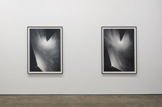 Anthony McCall: Split Second, installation view
