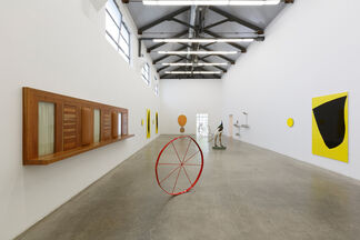 Iron & Diamonds - Thomas Grünfeld, Gary Hume, installation view