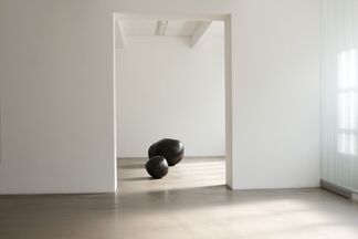 Wilhelm Mundt / Boys and Girls and Black Holes, installation view