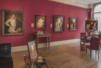 The Elizabethan Image: Tudor & Stuart Court Portraiture, installation view
