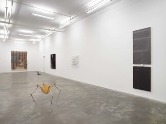 Where the threads are worn, installation view
