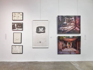 Moving, installation view