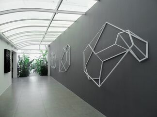 Luiz Hermano - Geometria Invertida, installation view