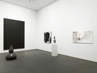 BLACK'N'WHITE, installation view