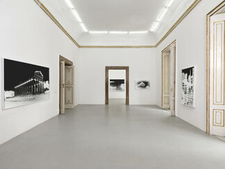 Vera Lutter - Paestum, installation view