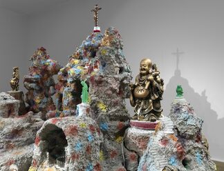 Mike Kelley. Framed and Frame, installation view