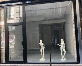 love dolls in paris, installation view