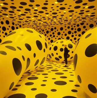 Dots Obsession, installation view