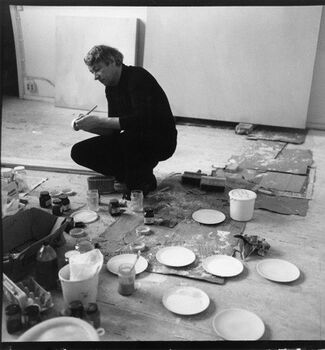 Raimund Girke In Between White, installation view