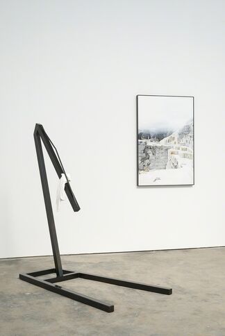Devin Farrand - Heft, installation view