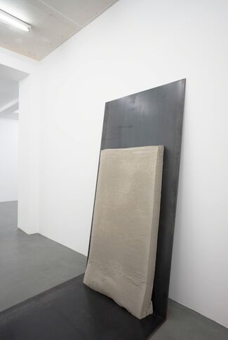 Christoph Weber, 'Carton/Pierre', installation view