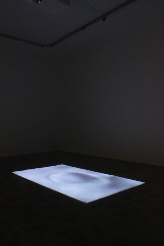 Christine Maigne "White Pulse", installation view