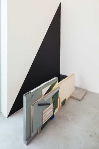 Bruno Kurru // this happens because [isso se dá porque], installation view