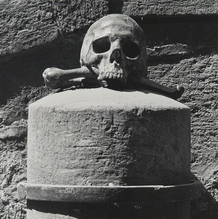 Robert Mapplethorpe, ‘Skull + Crossbones’, 1983