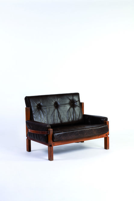 Pierre Chapo, ‘Love Seat armchair in elm and leather’, vers 1960