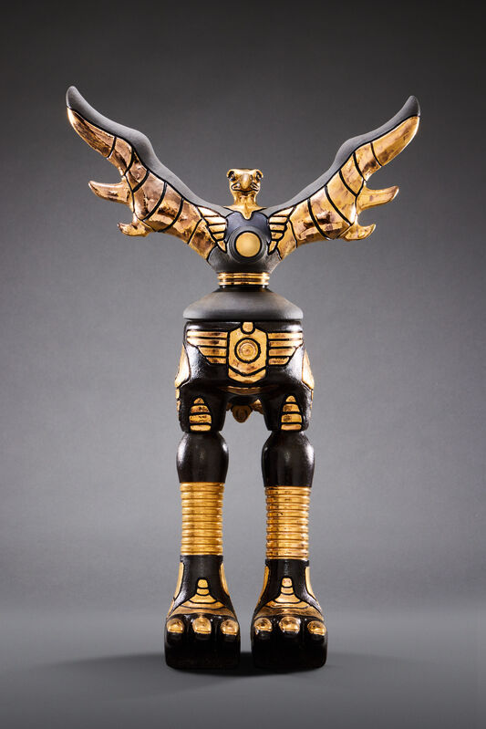 Bing-yan Hsieh, ‘幻象系列・金鷹 Mirage Golden Eagle’, 2019, Sculpture, 陶瓷 陶瓷釉 釉上彩(金) Glazed Ceramics, Overglaze (Gold), Der-Horng Art Gallery