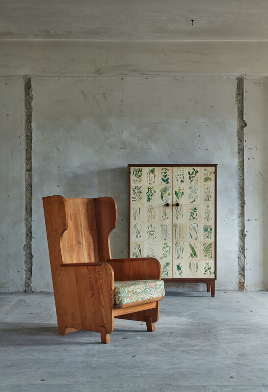 Axel Einar Hjorth, ‘Lovö Fauteuil’, 1932, Design/Decorative Art, Pine and original William Morris patterned fabric, MORENTZ
