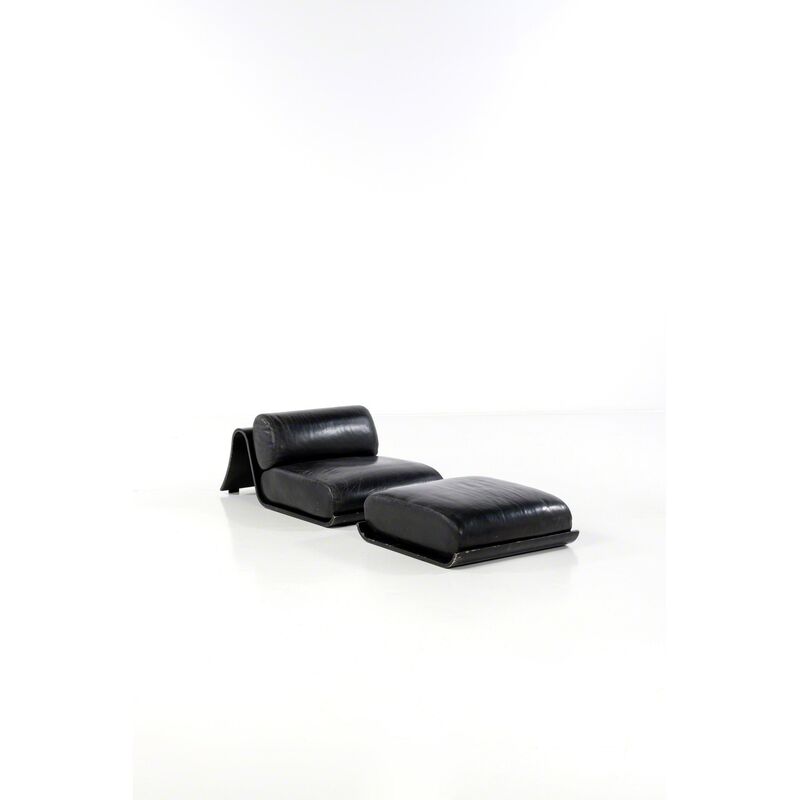 Oscar Niemeyer, ‘Lounge Chair and Ottoman - Artist Proof’, 1978, Design/Decorative Art, Contre-plaqué peint, métal et cuir, PIASA