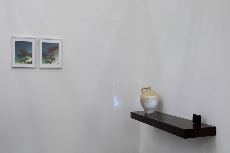 Eulàlia Valldosera, ‘Wave’, 2020, Installation, Ceramic vase, shelf, video projection HD color in loop, no sound, Studio Trisorio