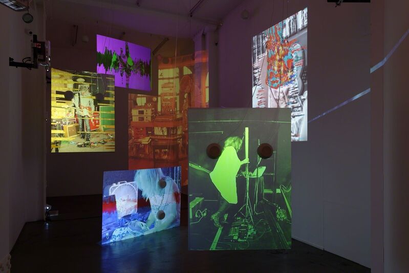 Tony Oursler, ‘Sound Digressions: Spectrum’, 2017, Video/Film/Animation, Videoprojector, amplifier, audio player, screen, Galerie Mitterrand