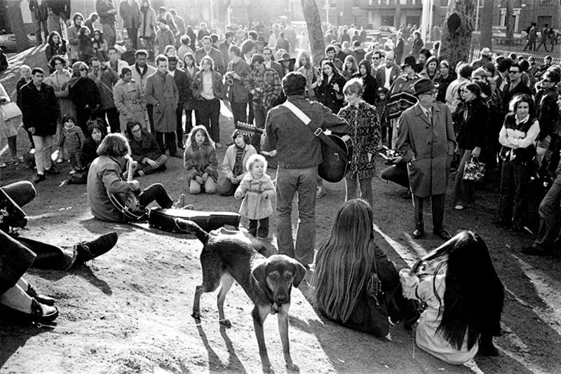 Hervé GLOAGUEN, ‘Sunday afternoon in Washington square, NY 1970’, 1970, Photography, Gelatin silver print on Baryta paper., Galerie Arcturus