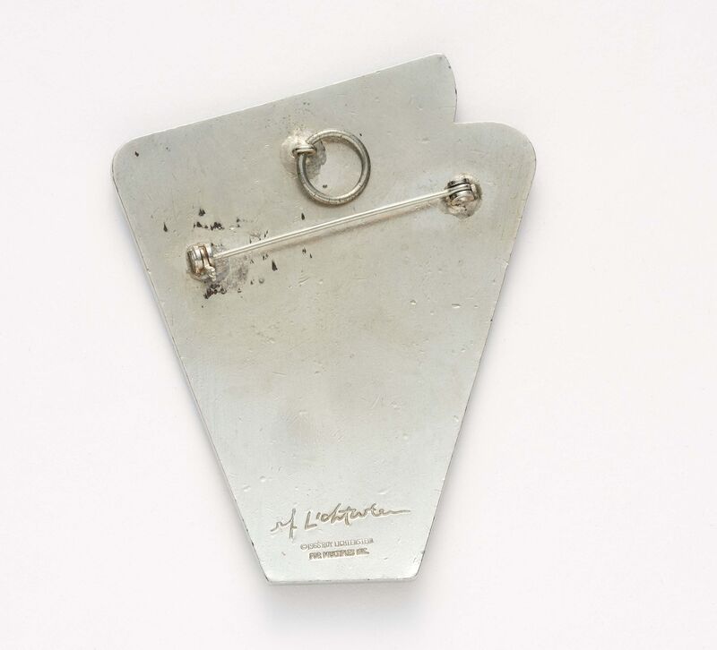Roy Lichtenstein, ‘Modern Head Brooch’, 1968, Jewelry, Enamel on metal, with pin as well as pendant verso, Van Ham