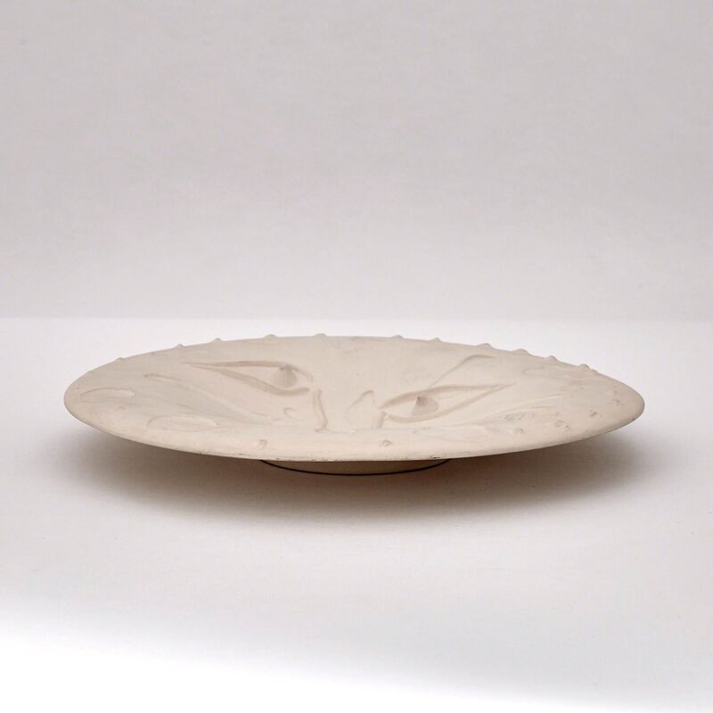 Pablo Picasso, ‘Visage (A.R. 533)’, 1965, Design/Decorative Art, White ceramic plate, Doyle