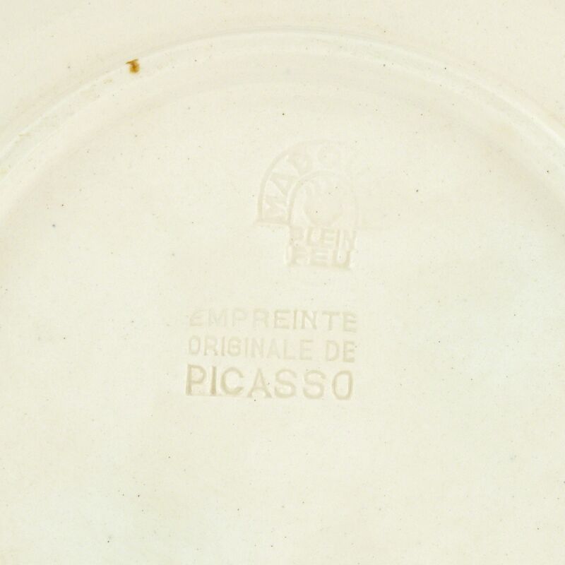 Pablo Picasso, ‘TÊTE DE CHÈVRE DE PROFIL (ALAIN RAMIÉ 109)’, 1950, Design/Decorative Art, Painted and partially glazed white ceramic plate, Doyle