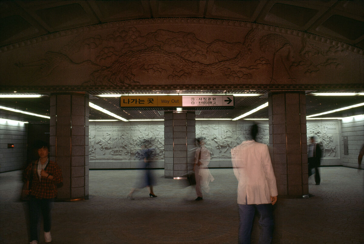 © RENE BURRI, South Korea, 1987. Courtesy of Magnum Photos, London, Paris and New York