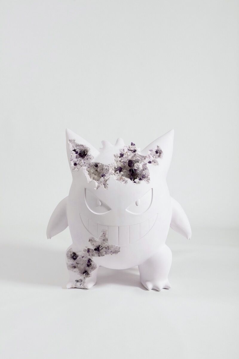 Daniel Arsham, Amethyst Crystallized Large Gengar, 2020. Photo by Guillaume Ziccarelli. Courtesy of the artist and Perrotin. ©2021 Pokemon. ©1995–2021 Nintendo/Creatures Inc./GAME FREAK inc.