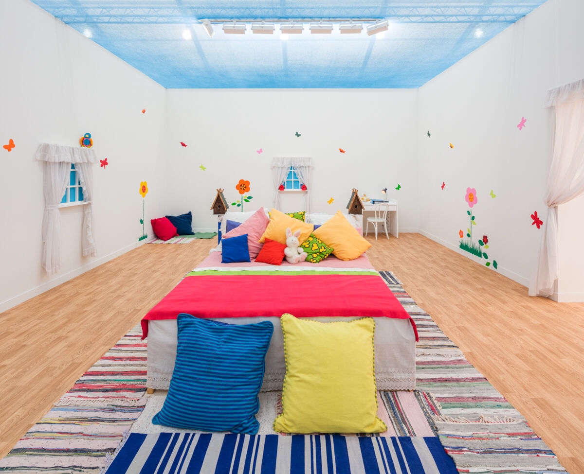 Installation view of Mike Kelley,  Unisex Love Nest,  1999, at Frieze, Los Angeles, 2019. © Mike Kelley Foundation for the Arts. All Rights Reserved / Licensed by VG Bild-Kunst, Berlin, Germany. Photo by Fredrik Nilsen. Courtesy of Hauser &amp; Wirth.