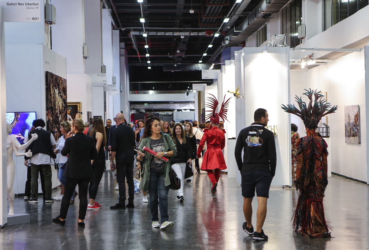 Visitors at the 2018 edition of Contemporary Istanbul. Courtesy Contemporary Istanbul.