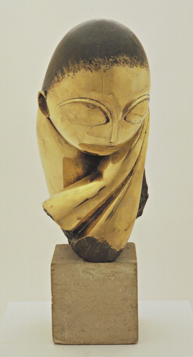 Constantin Brancusi, Mlle Pogany, version I, 1913. © 2018 Artists Rights Society (ARS), New York / ADAGP, Paris. Courtesy of The Museum of Modern Art, New York.