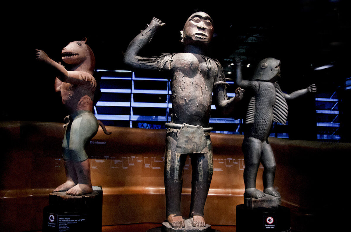 Statues from Benin at the Musée du Quai Branly. Photo by foto amateur, via Flickr. 