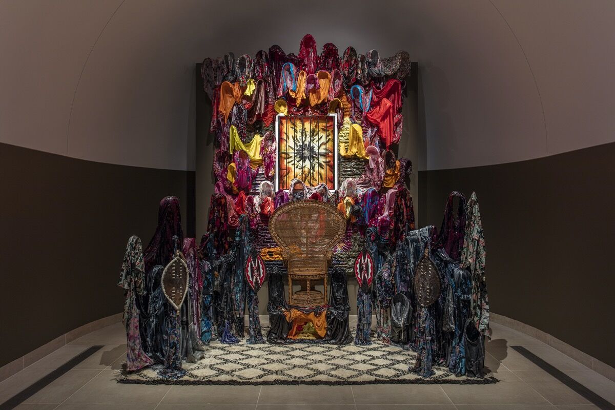 Kevin Beasley, installation view of Chair of the Ministers of Defense, 2016, in “Hammer Projects: Kevin Beasley” at the Hammer Museum, Los Angeles. Photo by Brian Forrest. Courtesy of the artist, the Hammer Museum, The Joyner/Giuffrida Collection, and The Rennie Collection.