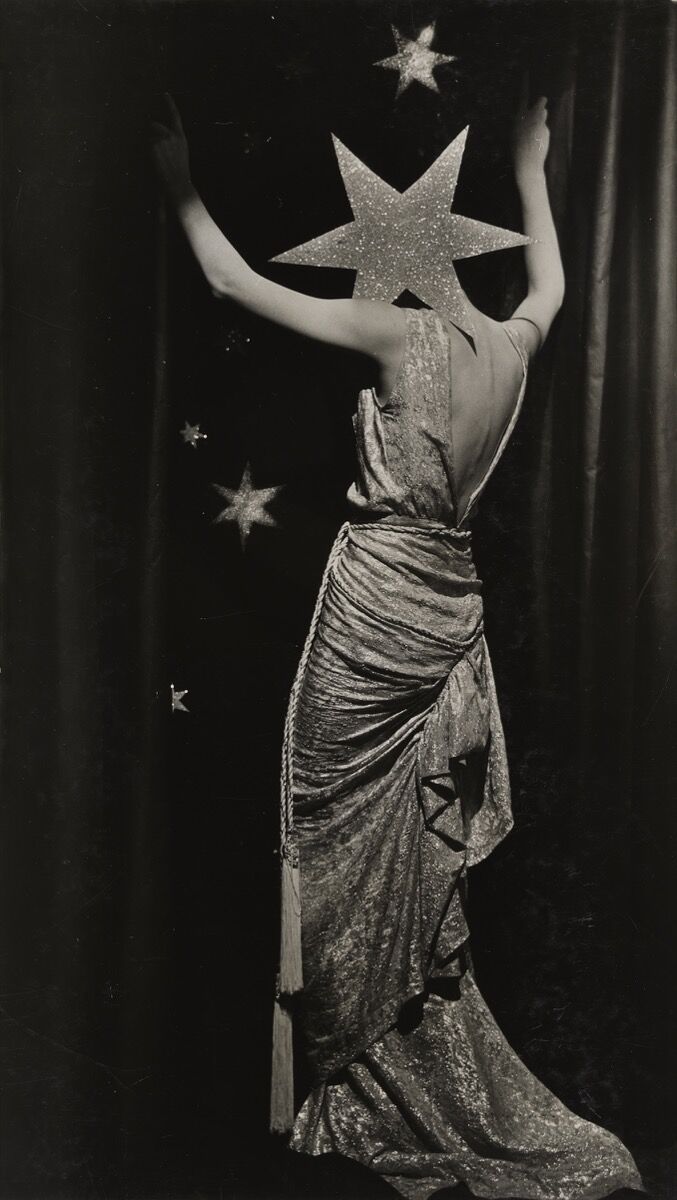 Dora Maar, Untitled (Fashion photograph), c. 1935. © ADAGP, Paris and DACS, London 2019. Courtesy of the Tate Modern.