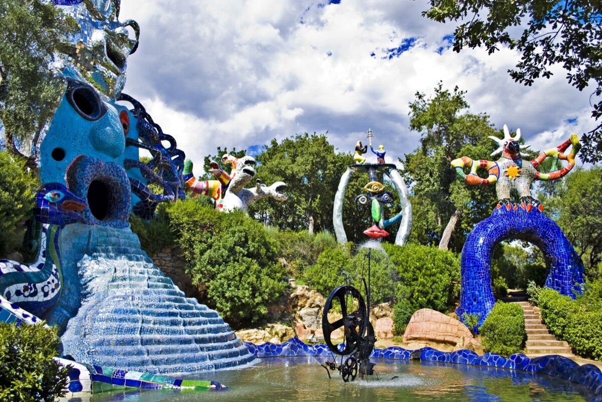 Niki de Saint Phalle, The Tarot Garden, Tuscany, Italy. Image via Wikimedia Commons. 