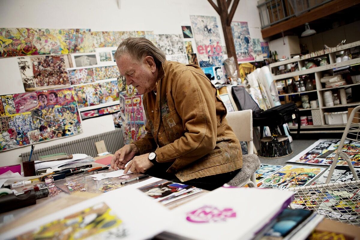 Erró in his studio by Guillaume Ziccarelli. Courtesy of the artist and Perrotin.