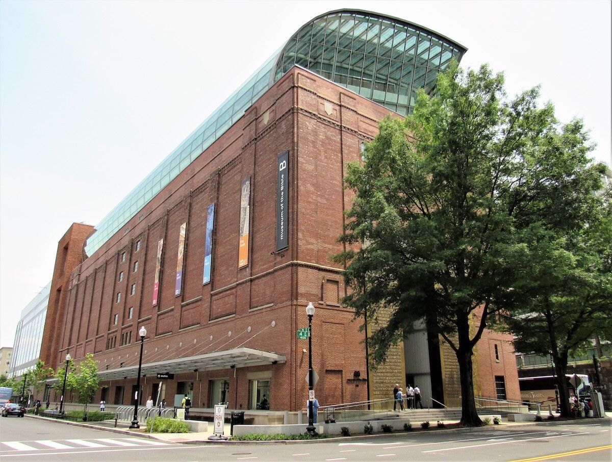 The Museum of the Bible in Washington, D.C., was founded by the family that owns Hobby Lobby. Photo by Farragutful, via Wikimedia Commons.