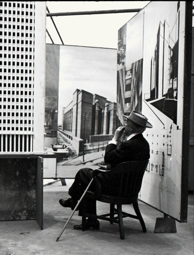 Frank Lloyd Wright, Tea Break, Guggenheim Pavilion, New York, NY