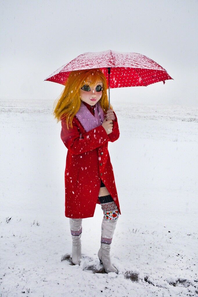 Yellow Hair/Red Coat/Umbrella/Snow